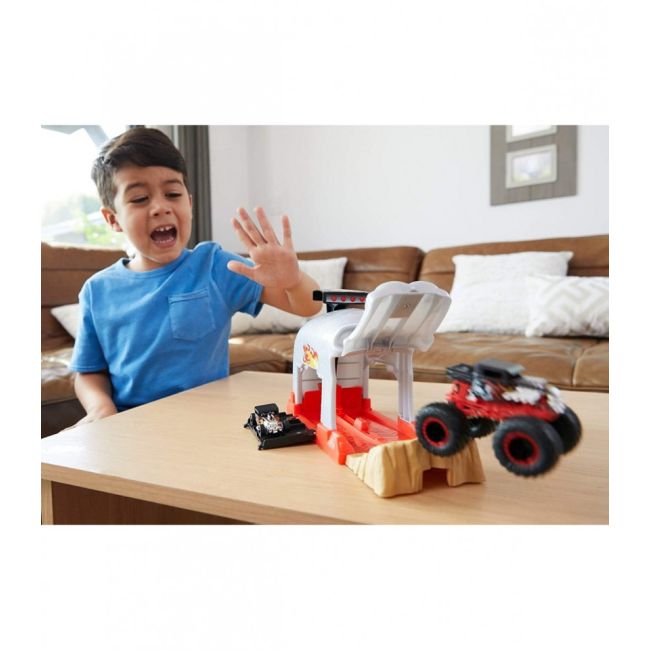 HOT WHEELS LANSATOR MONSTER TRUCK CRANIUL CU DOUA MASINUTE VIVMTGKY01_GKY02