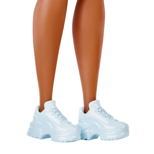 PAPUSA BARBIE FASHIONISTA BRUNETA CU SUVITE BLONDE VIVMTFBR37_HBV13