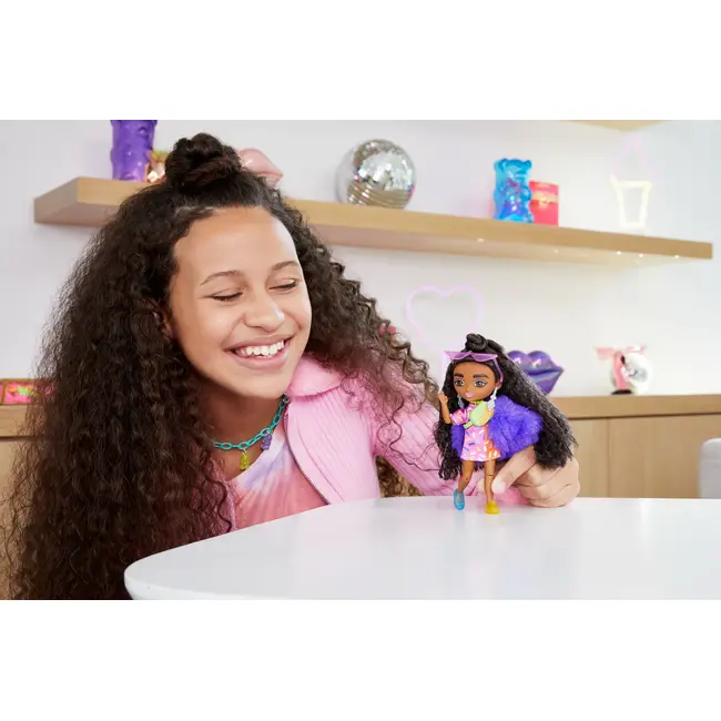 BARBIE PAPUSA BARBIE EXTRA MINI BRUNETA VIVMTHGP62_HGP63