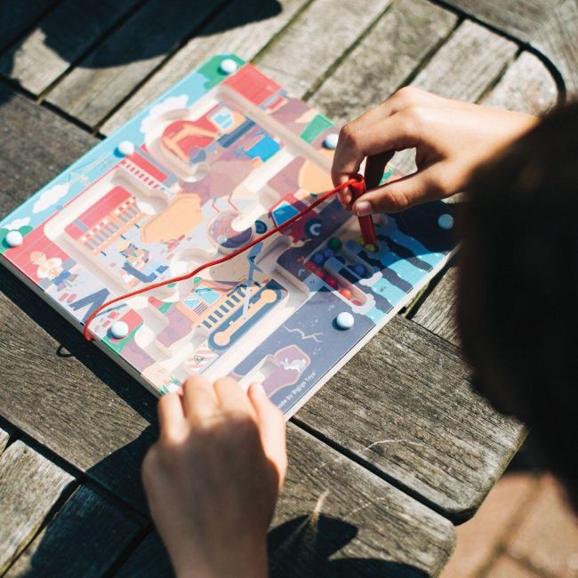 Puzzle labirint - pe santier
