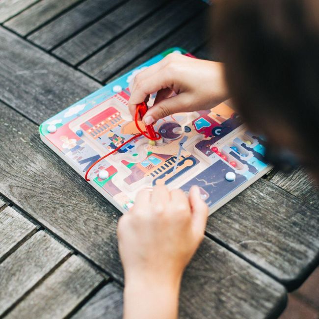 Puzzle labirint - pe santier