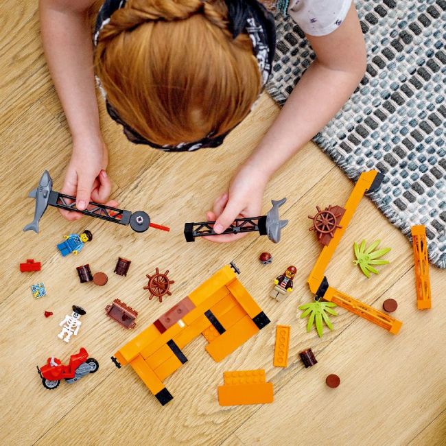 LEGO CITY STUNTZ PROVOCAREA DE CASCADORII ATACUL RECHINULUI 60342 VIVLEGO60342