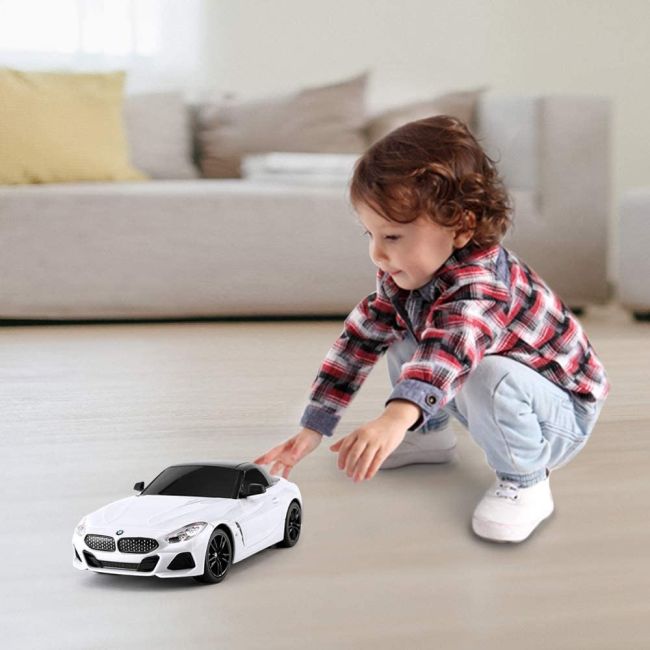 MASINA CU TELECOMANDA BMW Z4 ALBA SCARA 1 LA 24 VIVRas96200_Alb