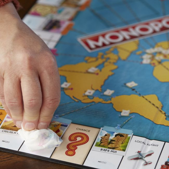 JOC MONOPOLY CALATORESTE IN JURUL LUMII VIVF4007