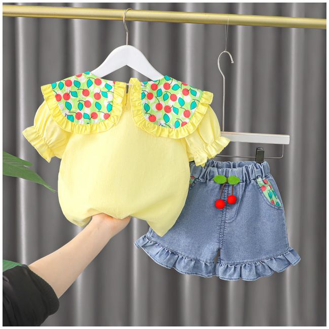 Costumas cu bluzita galbena si pantalonasi din blugi - cirese (marime disponibila: 9-12 luni (marimea 20 incaltaminte)) mbxq1899-1-dg.9-12 luni (marimea 20 incaltaminte)