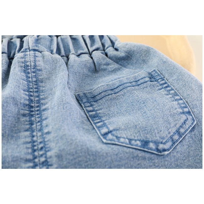 Costumas cu bluzita cu flori rosii si pantalonasi din blugi (marime disponibila: 6-9 luni (marimea 19 incaltaminte)) mbxq1895-1-dg.6-9 luni (marimea 19 incaltaminte)
