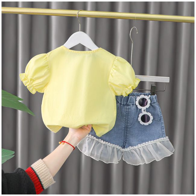 Costumas cu bluzita galbena si fundita din organza (marime disponibila: 3 ani) mdxq1937-1-dg.3 ani