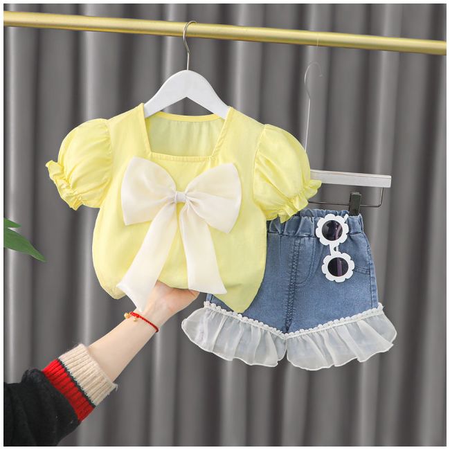 Costumas cu bluzita galbena si fundita din organza (marime disponibila: 3 ani) mdxq1937-1-dg.3 ani