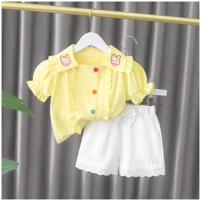 Costumas cu bluzita galbena si pantalonasi scurti albi LIXQ1900-2-dg