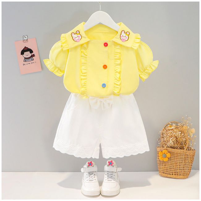 Costumas cu bluzita galbena si pantalonasi scurti albi (marime disponibila: 9-12 luni (marimea 20 incaltaminte)) lixq1900-2-dg.9-12 luni (marimea 20 incaltaminte)