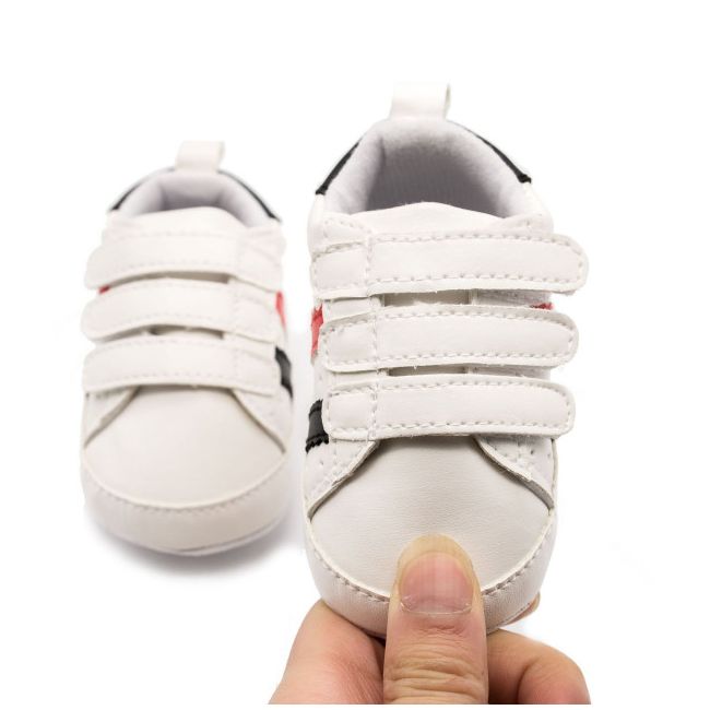 Adidasi albi cu dungi laterale - white (marime disponibila: 3-6 luni (marimea 18 incaltaminte)) mbd9802-5-ac40.3-6 luni (marimea 18 incaltaminte)