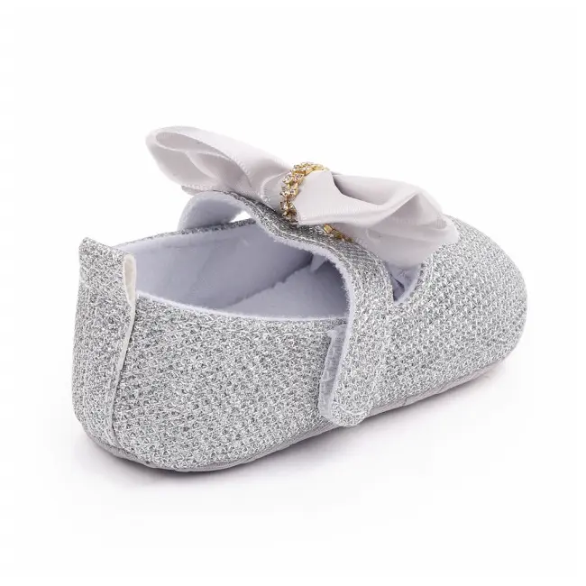 Pantofiori argintii cu strasuri si fundita din satin (marime disponibila: 3-6 luni (marimea 18 incaltaminte)) mbd2677-3-p01.3-6 luni (marimea 18 incaltaminte)