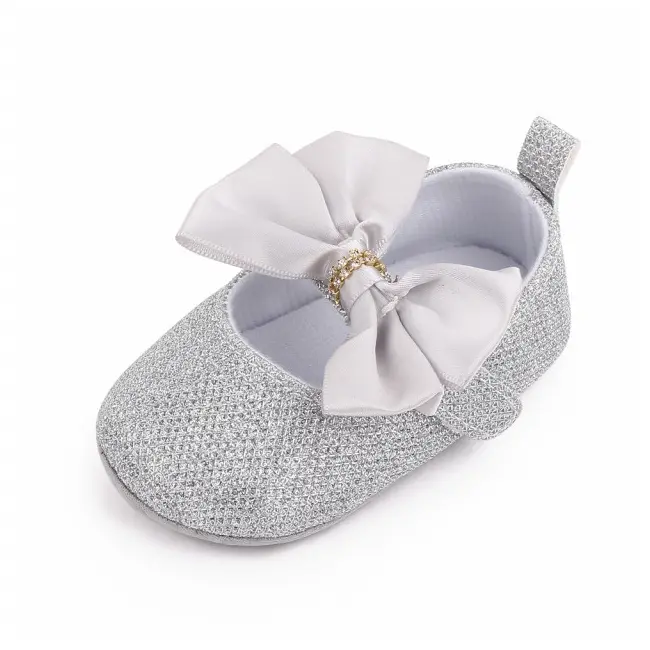 Pantofiori argintii cu strasuri si fundita din satin (marime disponibila: 3-6 luni (marimea 18 incaltaminte)) mbd2677-3-p01.3-6 luni (marimea 18 incaltaminte)