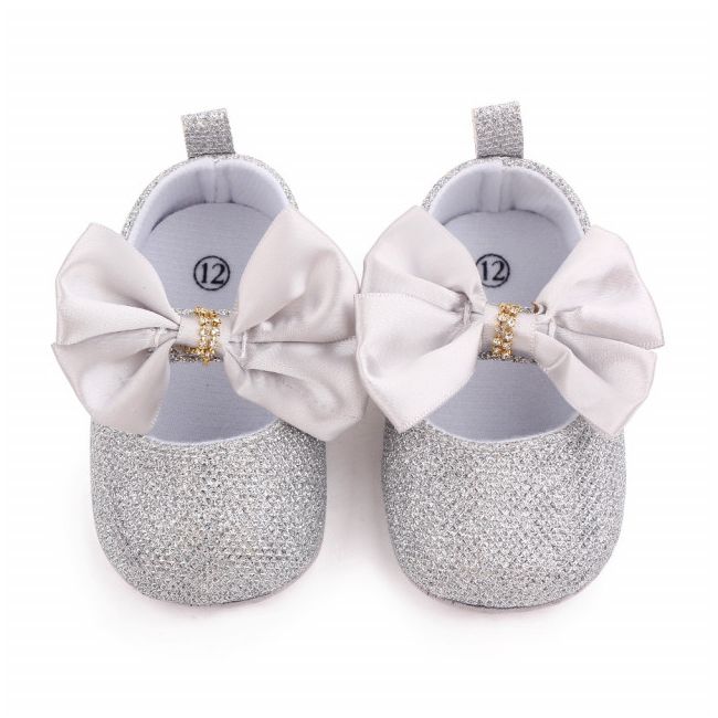 Pantofiori argintii cu strasuri si fundita din satin (marime disponibila: 9-12 luni (marimea 20 incaltaminte)) mbd2677-3-p01.9-12 luni (marimea 20 incaltaminte)