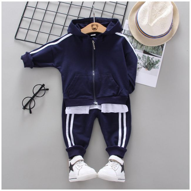 Trening negru cu dungi albe laterale pentru baietei (marime disponibila: 6-9 luni (marimea 19 incaltaminte)) mdxh-f-20-dg2.6-9 luni (marimea 19 incaltaminte)