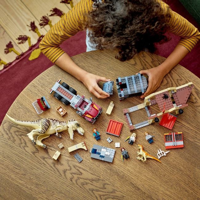 LEGO JURASSIC WORLD EVADAREA DINOZAURILOR T REX SI ATROCIRAPTOR 76948 VIVLEGO76948