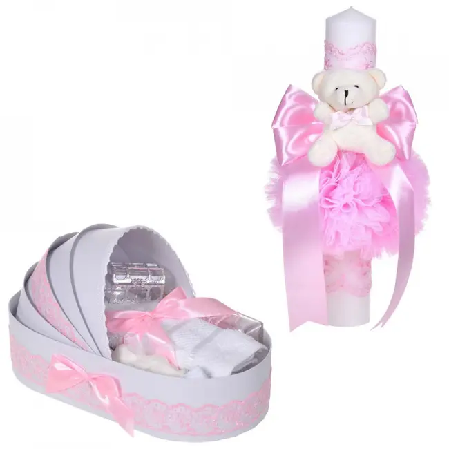 Pachet lumanare botez cu ursulet si trusou botez in landou Denikos&reg; C1104 dantela roz ingusta fetita NKO5782