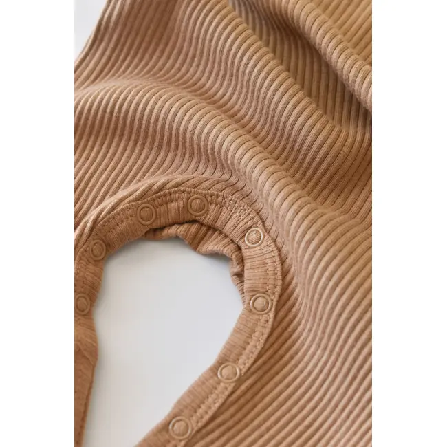 Salopeta cu maneca lunga si panataloni lungi din bumbac organic si modal - Maro (Marime: 12-18 Luni) JEMBC-CSYM11414-12