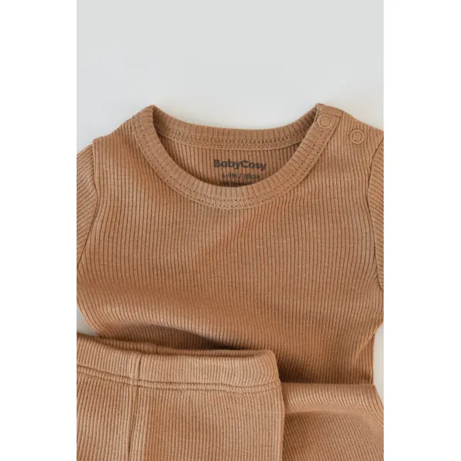 Set 3 piese: body cu maneca lunga, panataloni lungi si caciulita din bumbac organic si modal - Maro (Marime: 3-6 Luni) JEMBC-CSYM22506-3