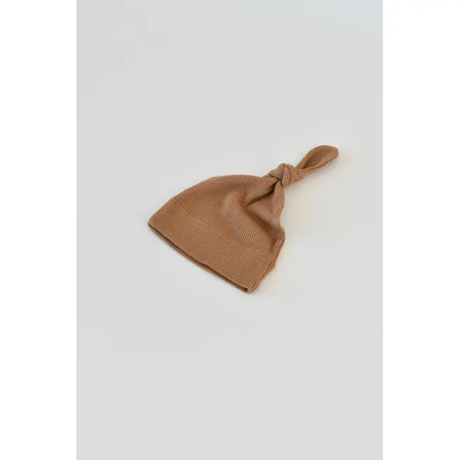 Set 3 piese: body cu maneca lunga, panataloni lungi si caciulita din bumbac organic si modal - Maro (Marime: 3-6 Luni) JEMBC-CSYM22506-3