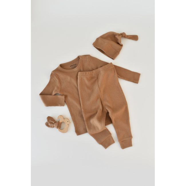 Set 3 piese: bluzita cu maneca lunga, panataloni lungi si caciulita din bumbac organic si modal - Maro, Baby Cosy (Marime: 6-9 luni) JEMBC-CSYM21506-6