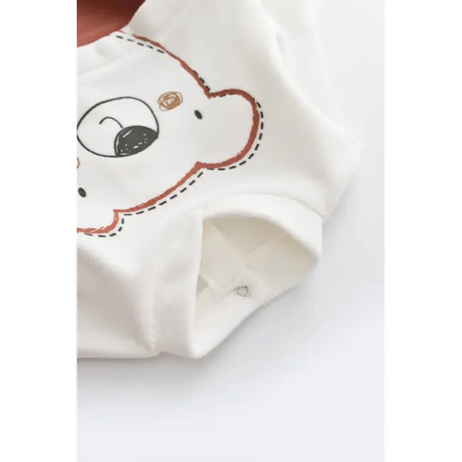 Salopeta Ursulet cu maneca lunga si botosei din 80%bumbac organic si 20% poliester - Caramiziu, Baby Cosy (Marime: 6-9 luni) JEMBC-CSYK6013-6