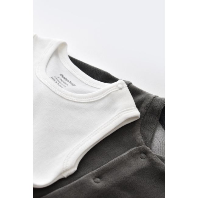 Set Broscuta cu salopeta si body din 80%bumbac organic si 20% poliester - Antracit, Baby Cosy (Marime: 3-6 Luni) JEMBC-CSYK6020-3