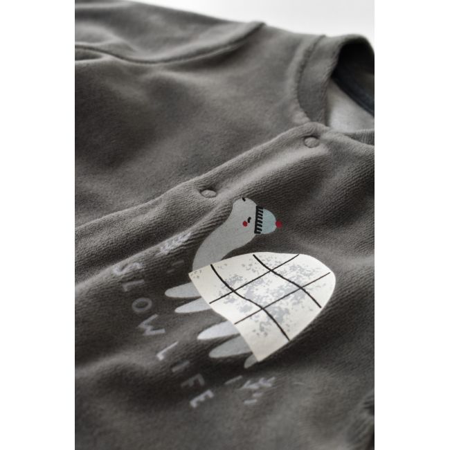 Set Broscuta cu salopeta si body din 80%bumbac organic si 20% poliester - Antracit, Baby Cosy (Marime: 3-6 Luni) JEMBC-CSYK6020-3