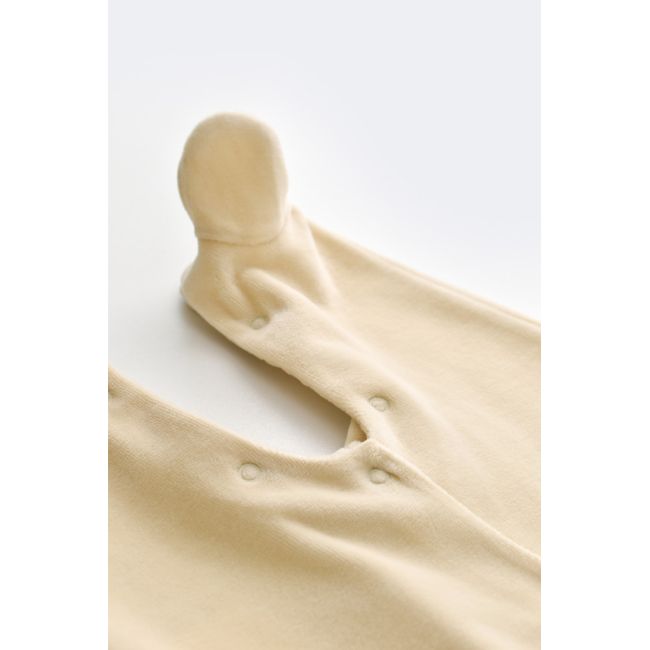 Set Broscuta cu salopeta si body din 80%bumbac organic si 20% poliester - Crem, Baby Cosy (Marime: 6-9 luni) JEMBC-CSYK6019-6