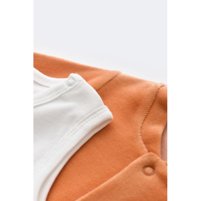 Set Broscuta cu salopeta si body din 80%bumbac organic si 20% poliester - Portocaliu, Baby Cosy (Marime: 0-3 Luni) JEMBC-CSYK6021-0