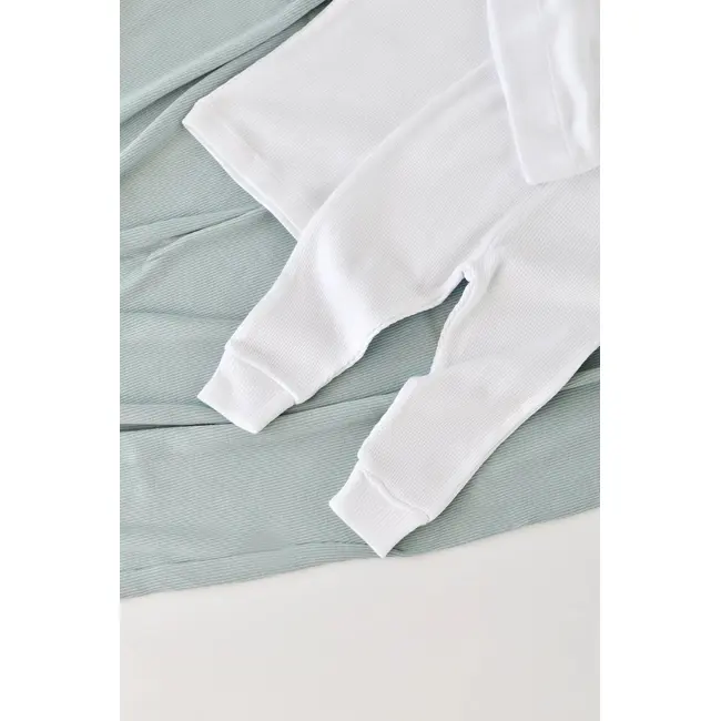 Set 3 piese: bluzita cu maneca lunga, panataloni lungi si caciulita din bumbac organic si modal - Alb, Baby Cosy (Marime: 9-12 luni) JEMBC-CSYM21511-9