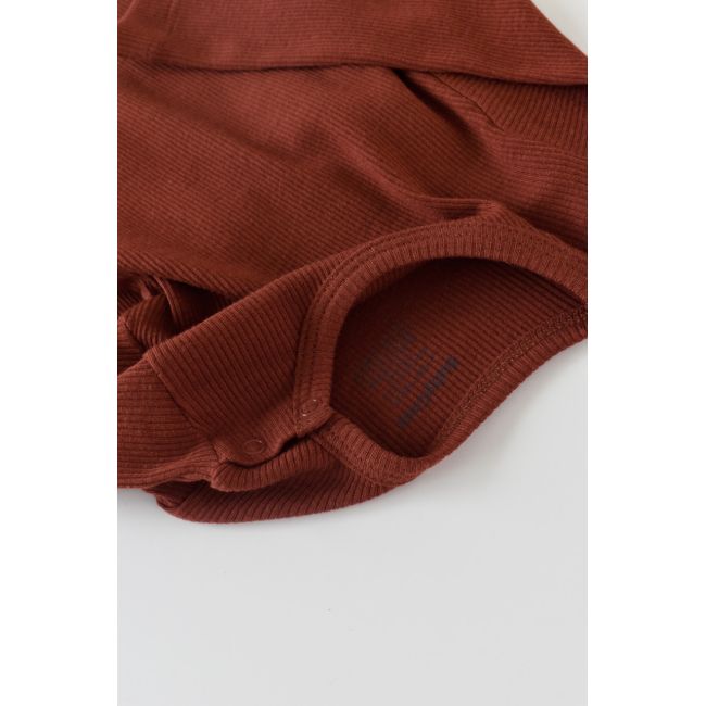 Set 3 piese: bluzita cu maneca lunga, panataloni lungi si caciulita din bumbac organic si modal - Caramiziu (Marime: 18-24 Luni) JEMBC-CSYM21501-18