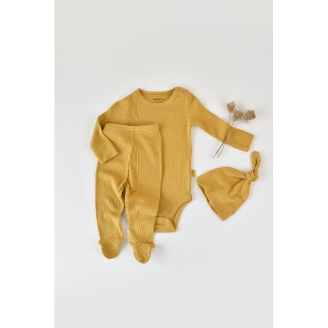 Set 3 piese: body cu maneca lunga, panataloni lungi cu botosei si caciulita din bumbac organic si modal - Sofran, Baby Cosy (Marime: 6-9 luni) JEMBC-CSYM23505-6
