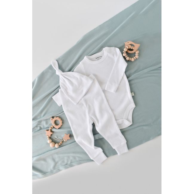 Set 3 piese: body cu maneca lunga, panataloni lungi si caciulita din bumbac organic si modal - Alb, Baby Cosy (Marime: 3-6 Luni) JEMBC-CSYM22511-3