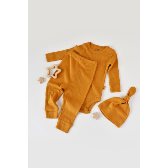 Set 3 piese: body cu maneca lunga, panataloni lungi si caciulita din bumbac organic si modal - Mustar, Baby Cosy (Marime: 18-24 Luni) JEMBC-CSYM22500-18