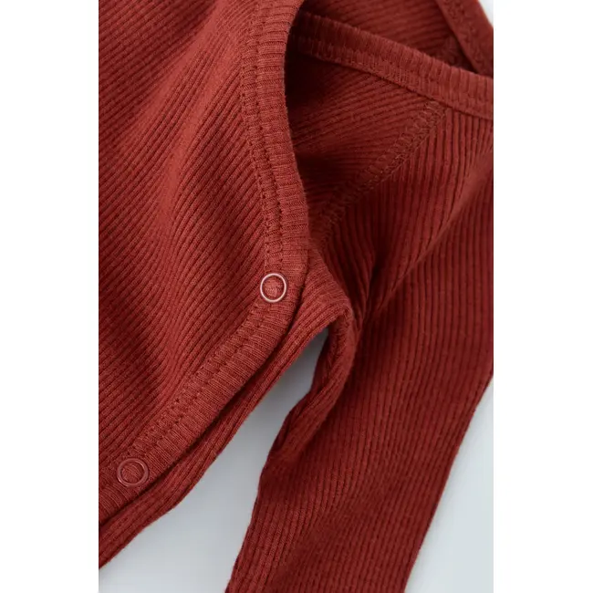 Set 4 piese: bluza, pantaloni, caciulita si manusi din bumbac organic si modal - Caramiziu, Baby Cosy (Marime: 3-6 Luni) JEMBC-CSYM24504-3