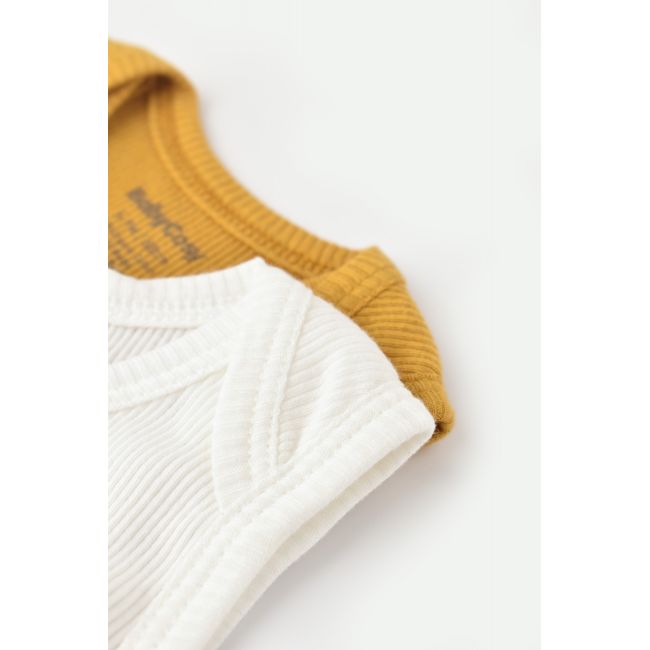 Set 2 body-uri fara maneci bebe unisex din bumbac organic si modal - Mustar/Ecru, Baby Cosy (Marime: 3-6 Luni) JEMBC-CSYM11109-3