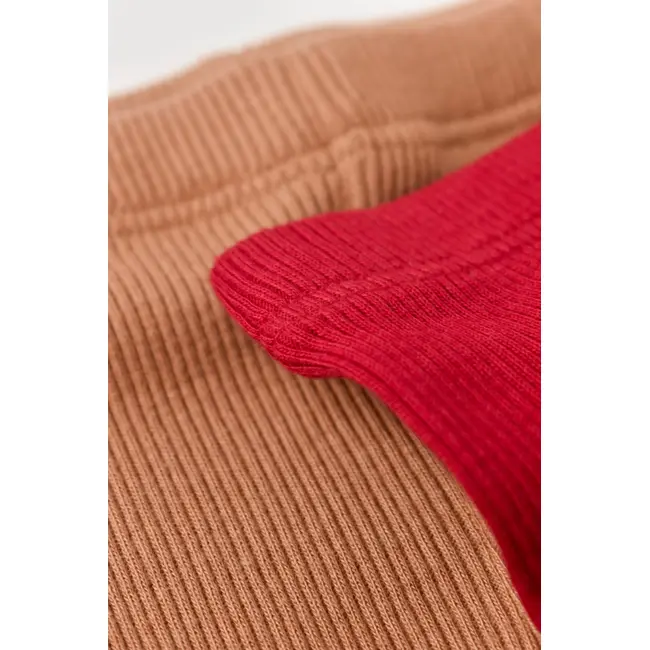 Set 2 pantaloni cu botosei bebe unisex din bumbac organic si modal - Maro/Rosu, Baby Cosy (Marime: 0-3 Luni) JEMCSYM11603-0