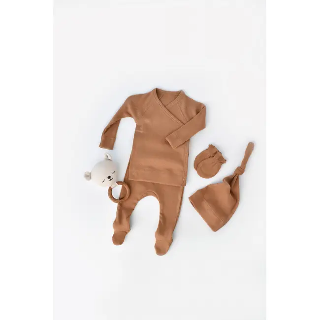 Set 4 piese: bluza, pantaloni, caciulita si manusi din bumbac organic si modal - Maro, Baby Cosy (Marime: 6-9 luni) JEMBC-CSYM24506-6