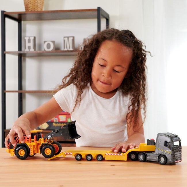 Camion majorette volvo cu remorca si buldozer hubs213726000