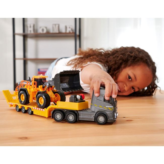 Camion majorette volvo cu remorca si buldozer hubs213726000