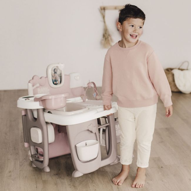 Centru de ingrijire pentru papusi smoby baby nurse doll`s play center maro cu 23 accesorii hubs7600220376