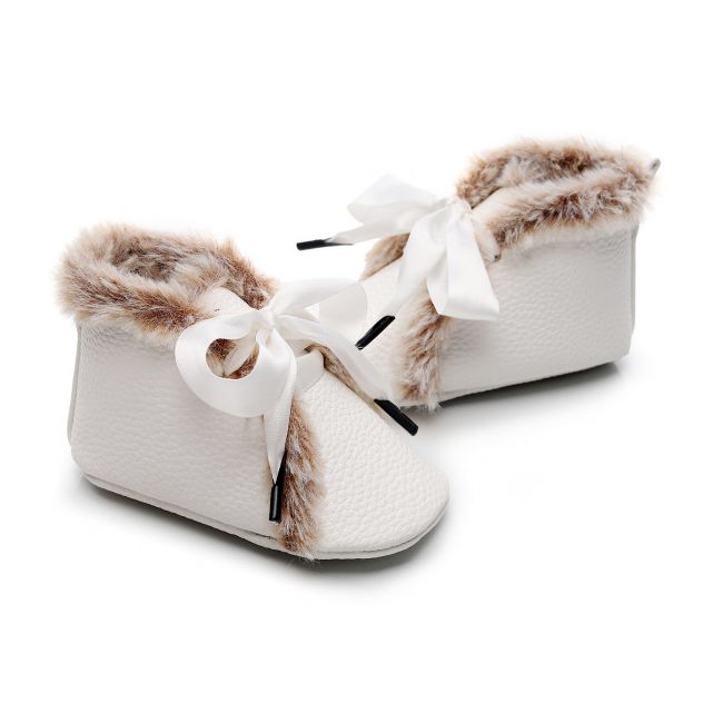 Ghetute albe imblanite cu fundita din satin (marime disponibila: 3-6 luni (marimea 18 incaltaminte)) mbxh0223-1-p01.3-6 luni (marimea 18 incaltaminte)