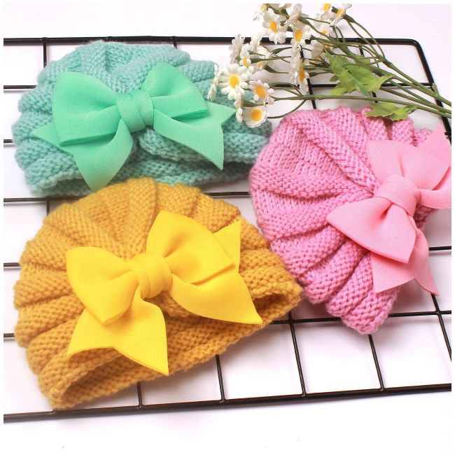 Caciulita crosetata tip turban cu fundita aplicata in fata LIx-22099-sa1