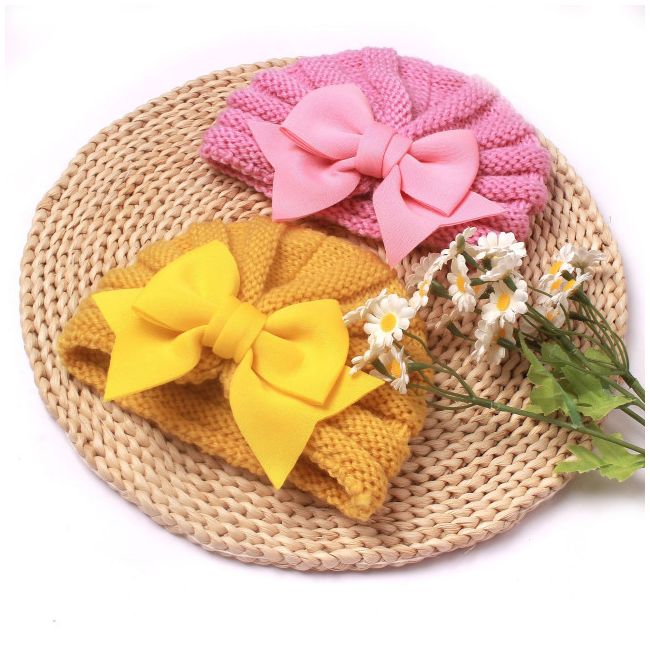 Caciulita crosetata tip turban cu fundita aplicata in fata LIx-22099-sa1