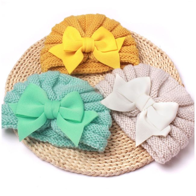 Caciulita crosetata tip turban cu fundita aplicata in fata LIx-22099-sa1