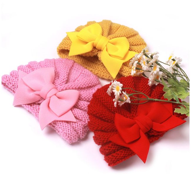 Caciulita crosetata tip turban cu fundita aplicata in fata LIx-22099-sa1