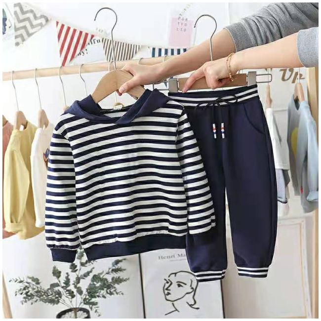 Compleu bleumarine cu alb pentru baietei (marime disponibila: 18-24 luni) li1404-de2.18-24 luni
