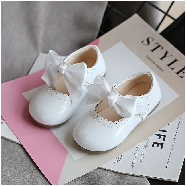 Pantofi albi din lac cu fundita din satin (marime disponibila: marimea 22) mbv833-3-bo4.marimea 22