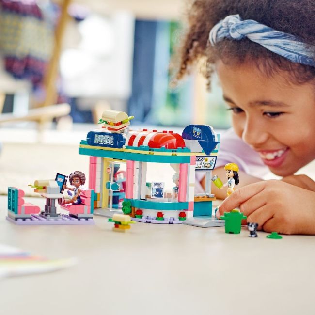LEGO FRIENDS RESTAURANT IN CENTRUL ORASULUI HEARTLAKE 41728 VIVLEGO41728